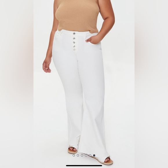 BRAND NEW (NEVER WORN) Plus Size High-Rise Flare Jeans 👖 - Picture 1 of 14